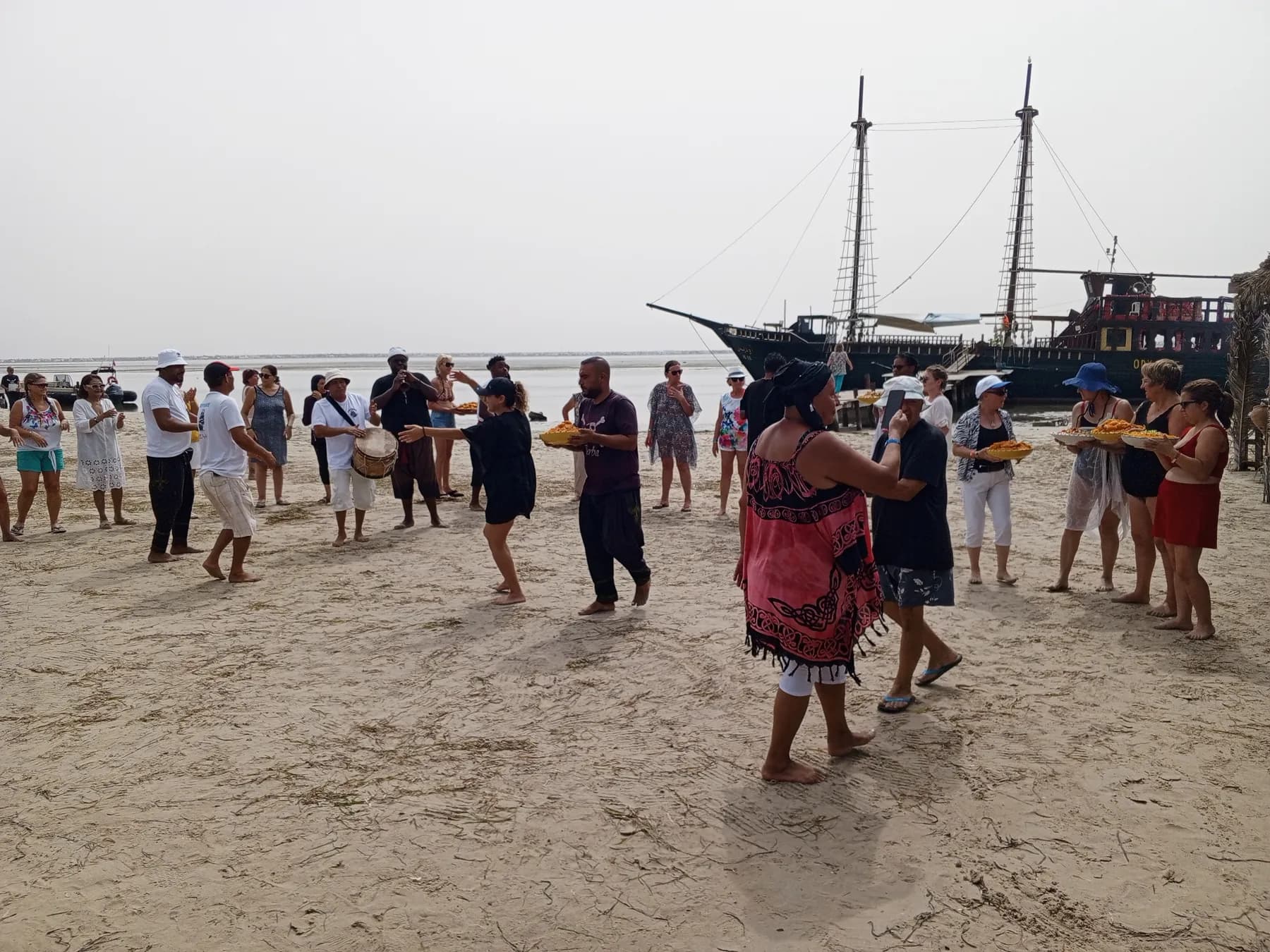 Balade en mer Djerba – Excursion famille bateau pirate