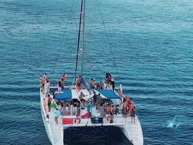 Catamaran de luxe – Croisière exclusive sortie bateau famille Djerba