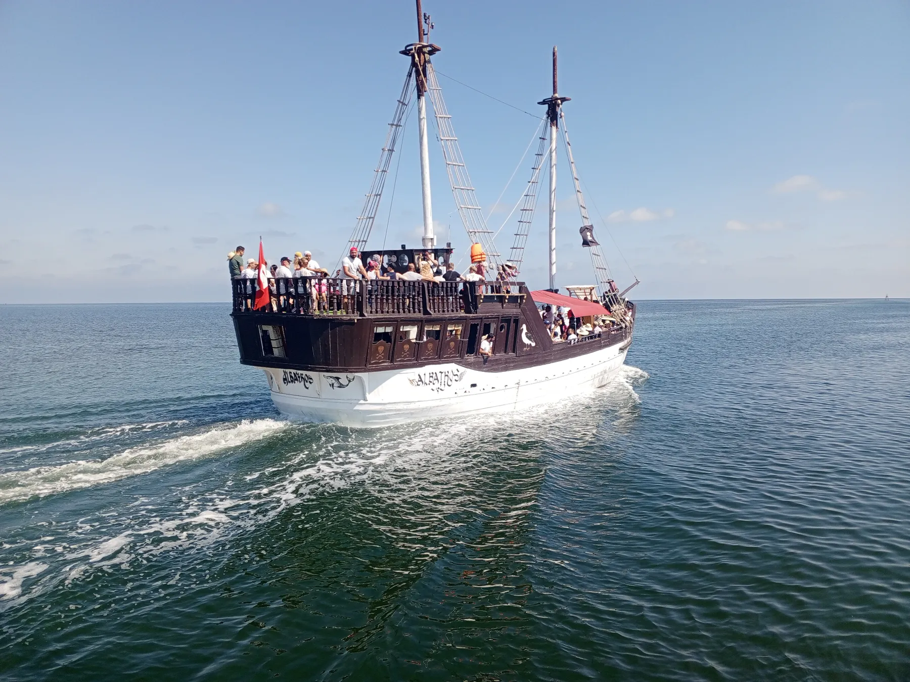 bateau pirate Albatros Djerba spectacle à bord avec animation