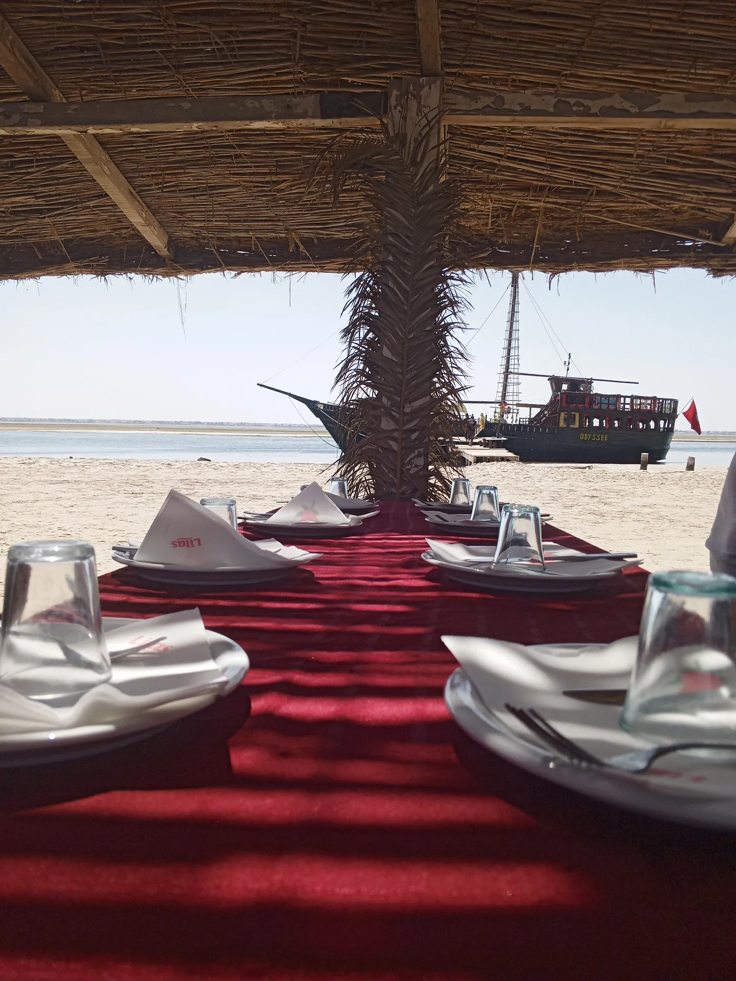 spectacle à bord et buffet bateau pirate Djerba